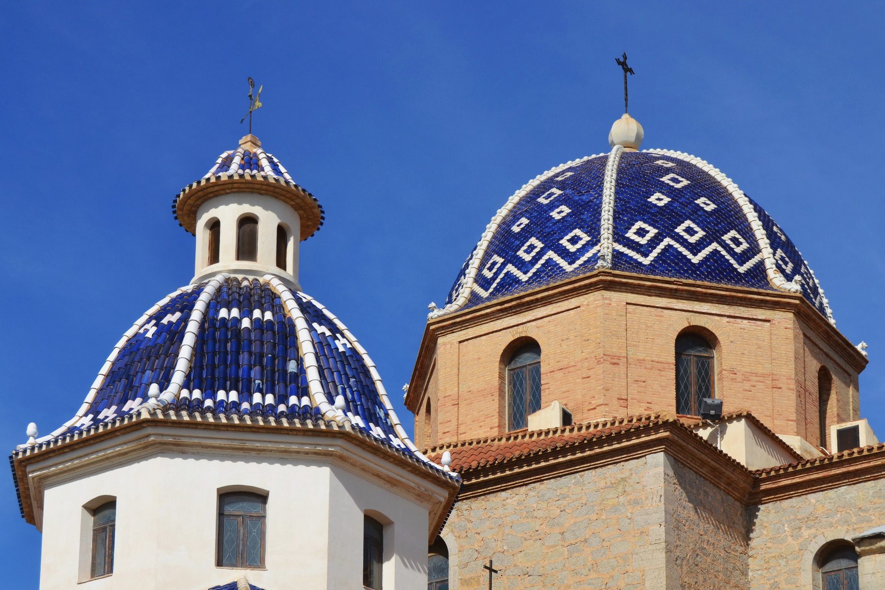 Las cúpulas azules de la iglesia de Nuestra Señora del Consuelo, símbolo de Altea