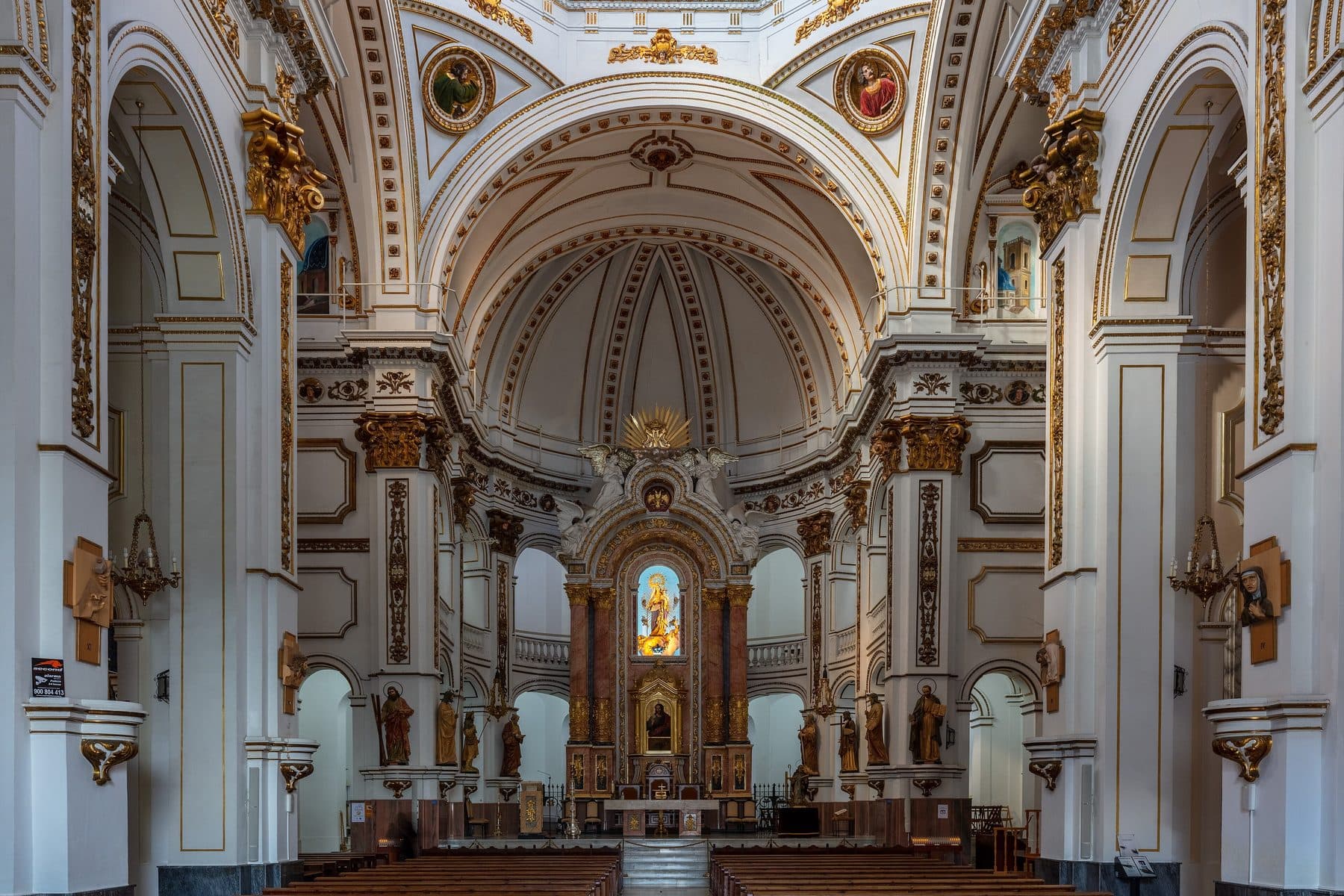 Interior de la iglesia de Nuestra Señora del Consuelo de Altea