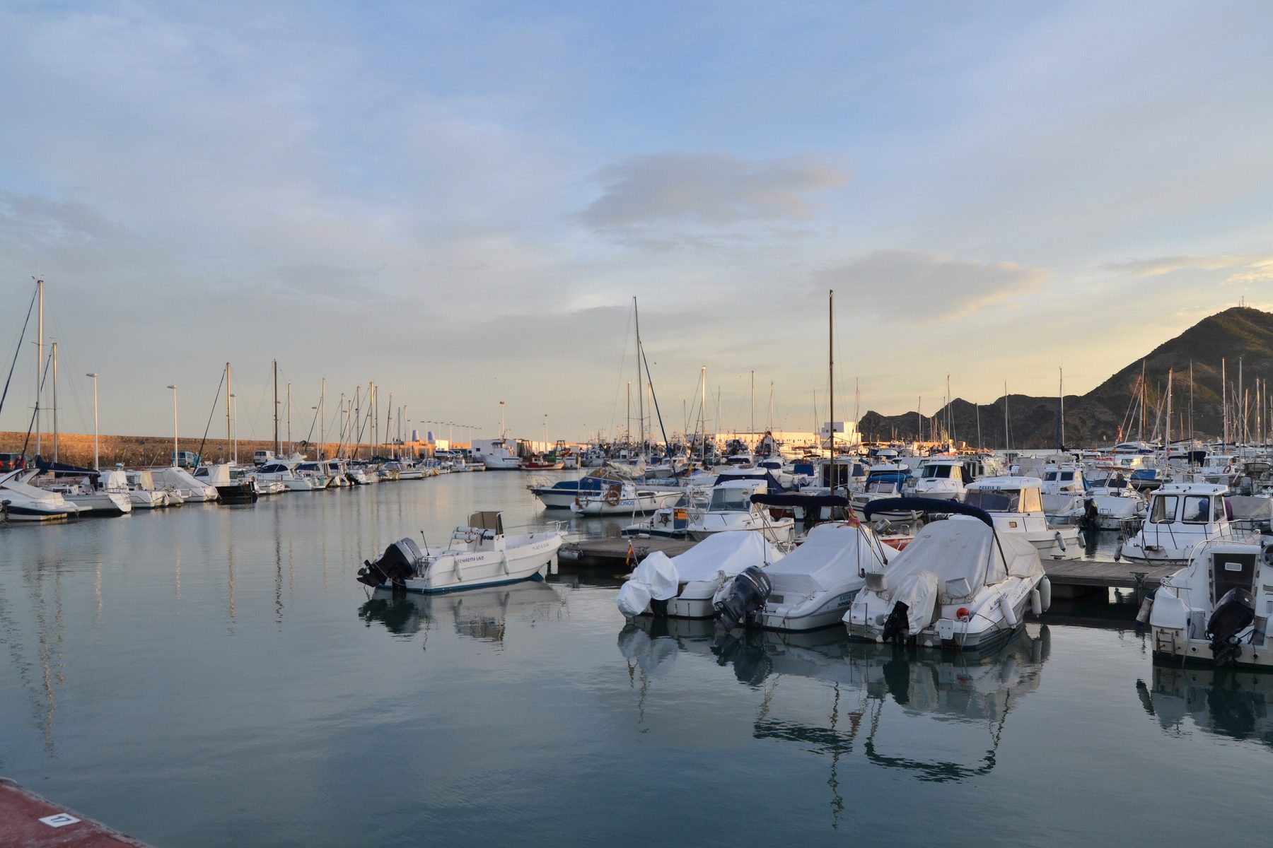 El puerto deportivo de Altea al atardecer