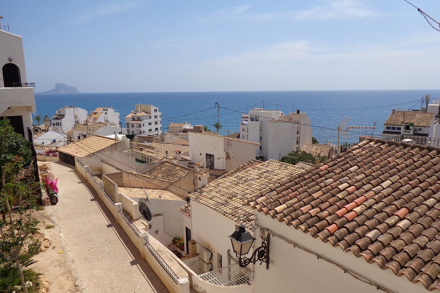 Tejados de teja árabe del casco antiguo de Altea