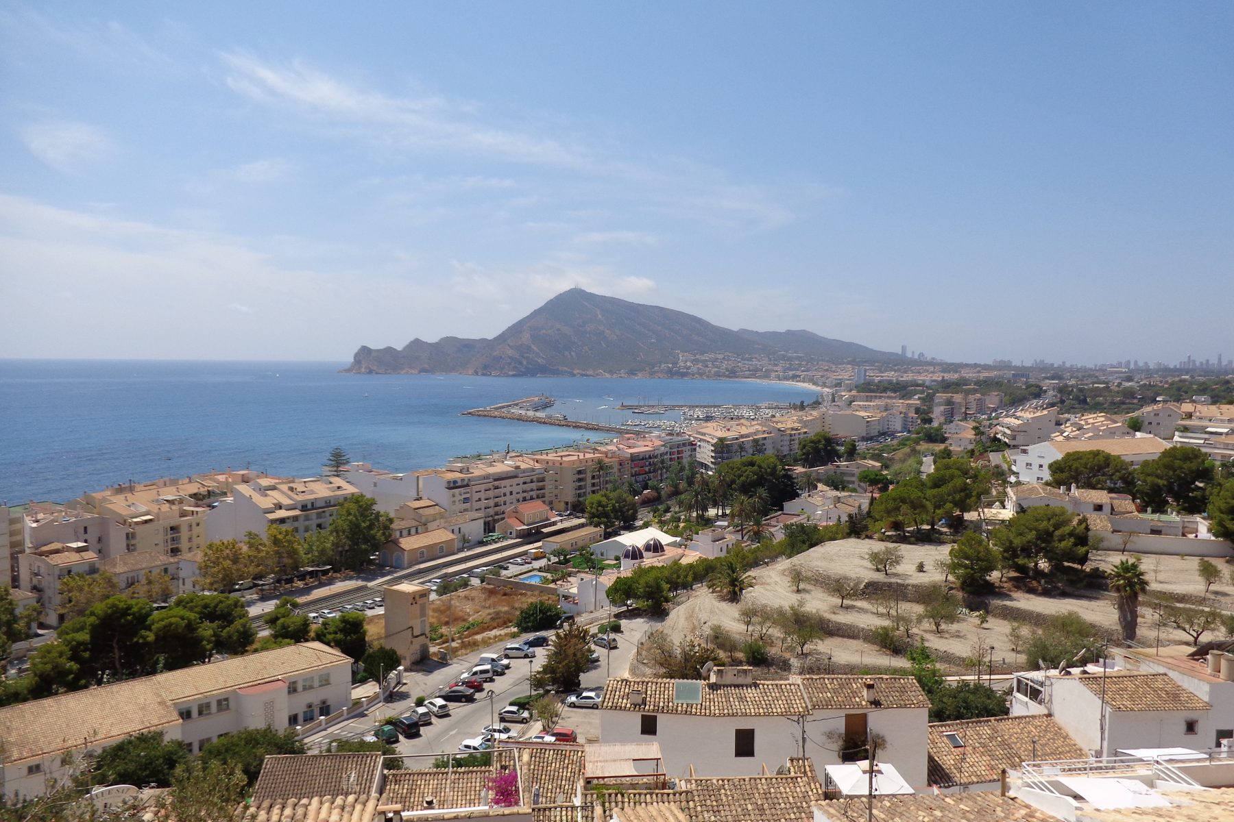 Vista de los tejados de Altea con el mar al fondo