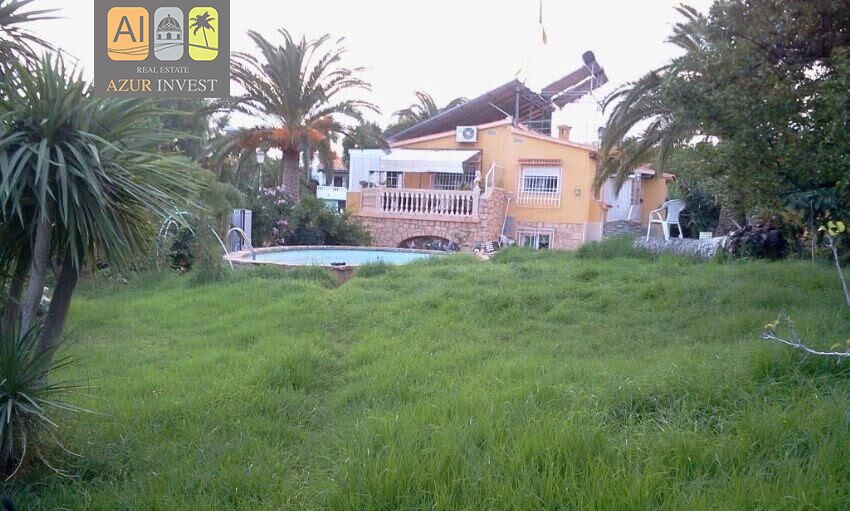 Chalet en Mercadona Avda. Coloma · 1 / 2