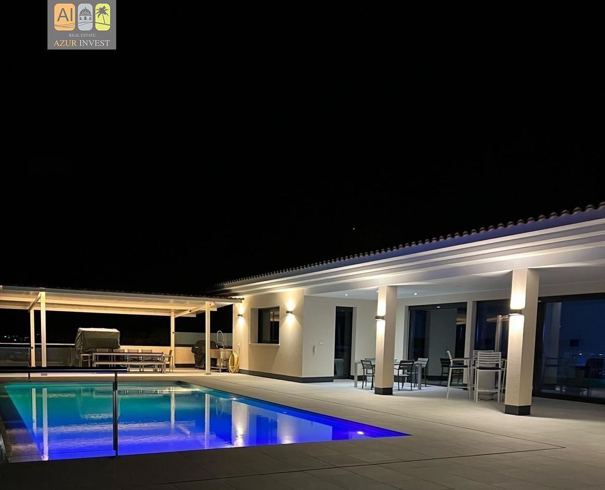 Single family house en La Sierra · 1 / 57