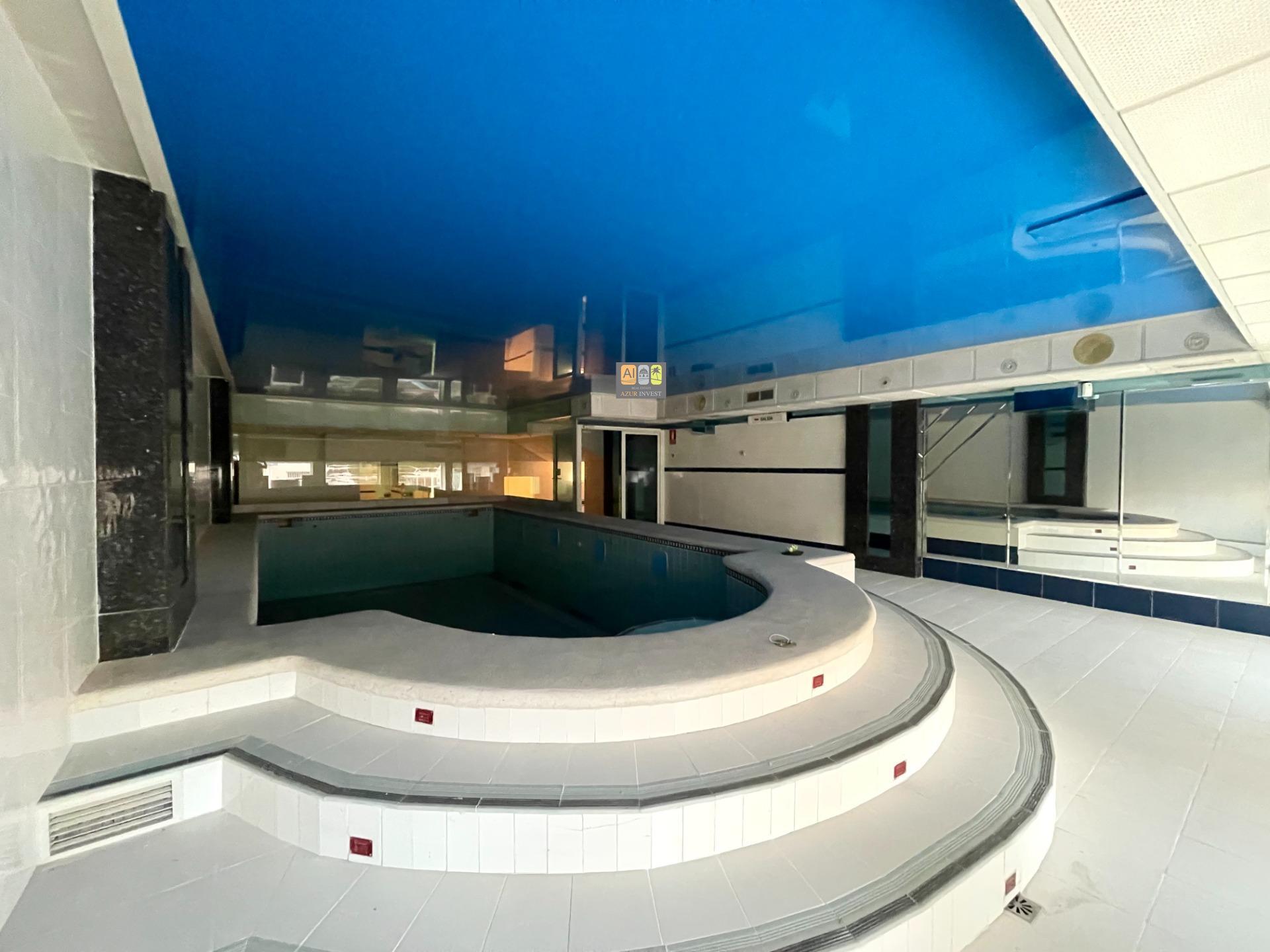 Local comercial en Puerto · 1 / 18